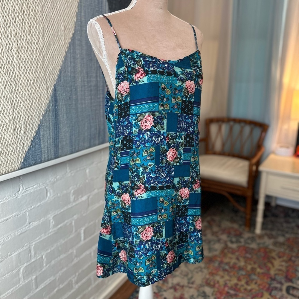 Robert Stock Limited 100% Silk Rose and Bandana Patterned Dress - Picture 6 of 9
